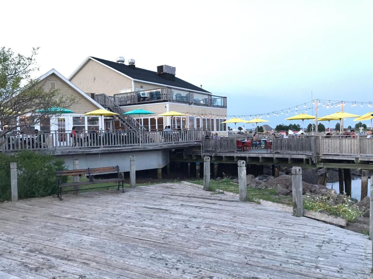Water Suites Charlottetown Exterior photo